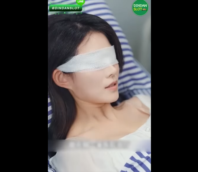 N0411015_เด กชายเพ งไปร านอาหารเพ อทานอาหาร.mp4_part2